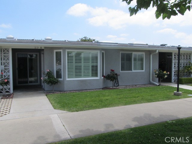 Detail Gallery Image 1 of 23 For 1563 Monterey Rd., M2-23e, Seal Beach,  CA 90740 - 2 Beds | 1/1 Baths