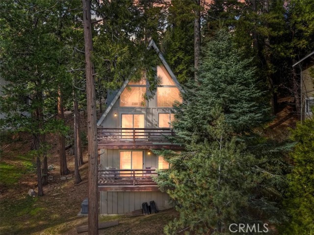 Detail Gallery Image 2 of 71 For 155 Birchwood, Lake Arrowhead,  CA 92352 - 3 Beds | 2 Baths