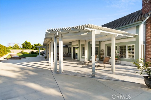 With no home directly behind you, it is a very private and serene setting.