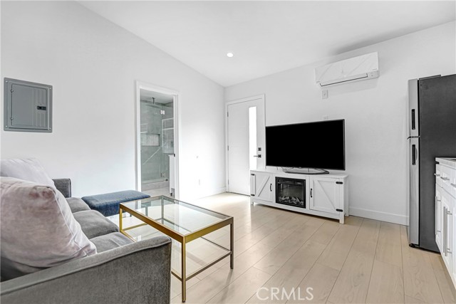 Detail Gallery Image 22 of 29 For 18216 Hartland St, Reseda,  CA 91335 - – Beds | – Baths