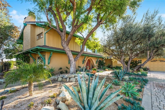 24971 KIT CARSON Road, Hidden Hills CA: https://media.crmls.org/medias/b67e6035-6ae9-47d2-9580-dfbba364506c.jpg