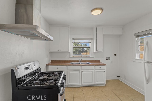 Detail Gallery Image 16 of 28 For 224 W 14th St, Long Beach,  CA 90813 - 4 Beds | 2 Baths