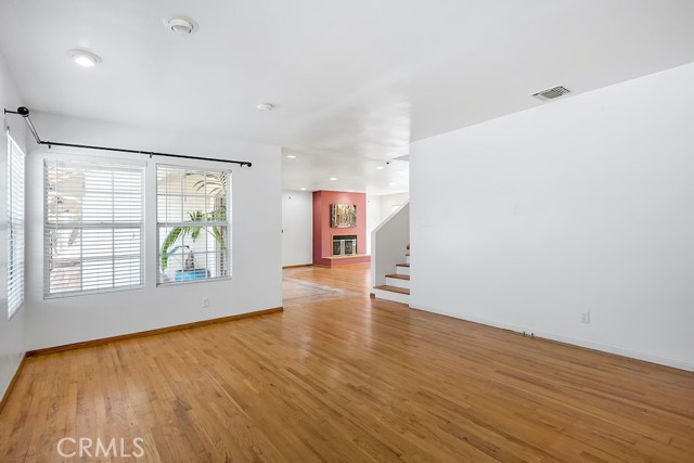 870 Rosecrans Avenue, Manhattan Beach, California 90266, 3 Bedrooms Bedrooms, ,2 BathroomsBathrooms,Residential,Sold,Rosecrans,SB21187159