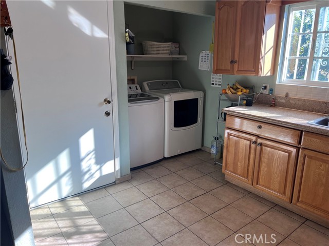 1222 E 103rd Street, Los Angeles CA: https://media.crmls.org/medias/b67f616f-bf79-4aca-91aa-b1d439f0f76b.jpg