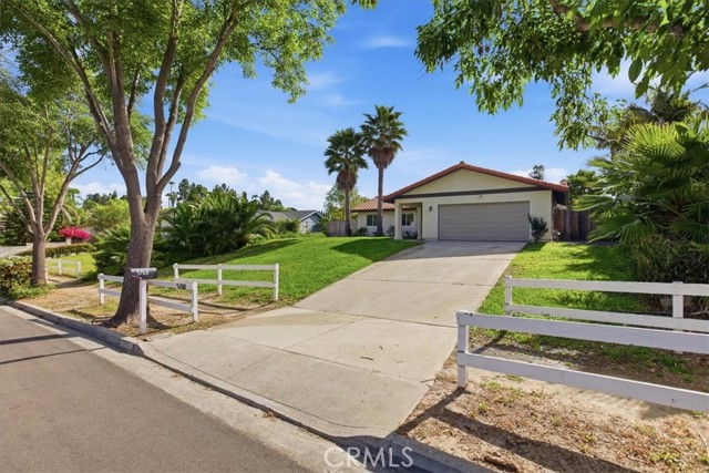 Detail Gallery Image 3 of 31 For 5768 Old Ranch, Oceanside,  CA 92057 - 3 Beds | 2 Baths