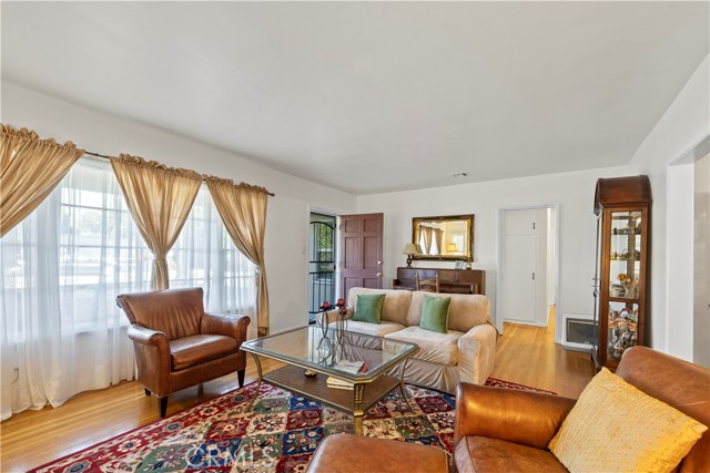 Detail Gallery Image 5 of 45 For 2937 Claremont Heights, Claremont,  CA 91711 - 3 Beds | 2/1 Baths