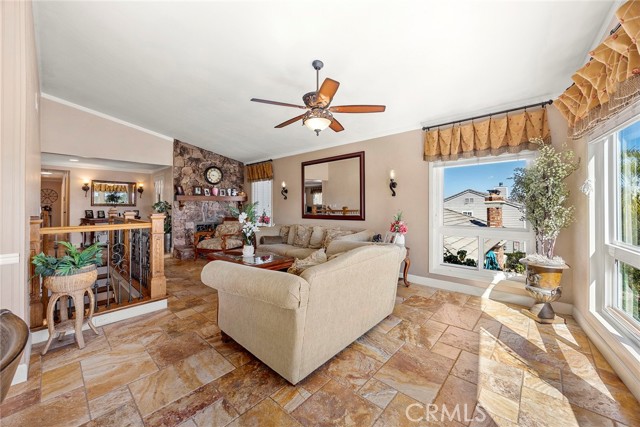 Detail Gallery Image 9 of 48 For 30663 Champion, Canyon Lake,  CA 92587 - 3 Beds | 2 Baths