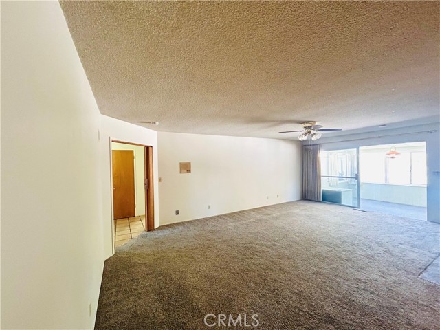 2750 W Devonshire Avenue, Hemet CA: https://media.crmls.org/medias/b68561ae-26ac-4b59-9956-faa9b368b7b5.jpg