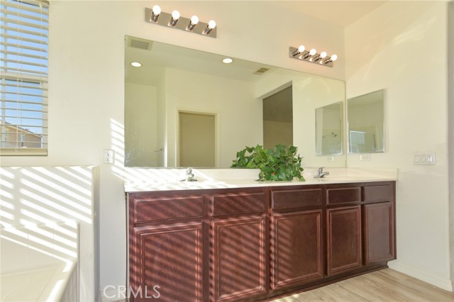 Detail Gallery Image 27 of 52 For 2064 Radiant Cir, San Jacinto,  CA 92582 - 5 Beds | 2/1 Baths