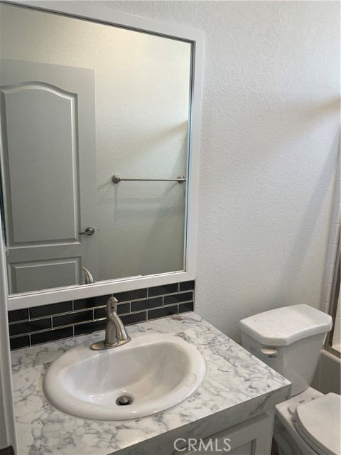 Detail Gallery Image 17 of 26 For 4095 Fruit St #228,  La Verne,  CA 91750 - 2 Beds | 2 Baths