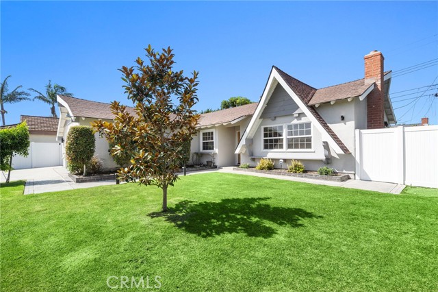 Detail Gallery Image 2 of 49 For 4951 Maui Cir, Huntington Beach,  CA 92649 - 4 Beds | 2 Baths