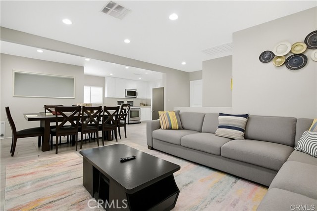 Detail Gallery Image 5 of 27 For 11531 West St, Garden Grove,  CA 92840 - 5 Beds | 4 Baths