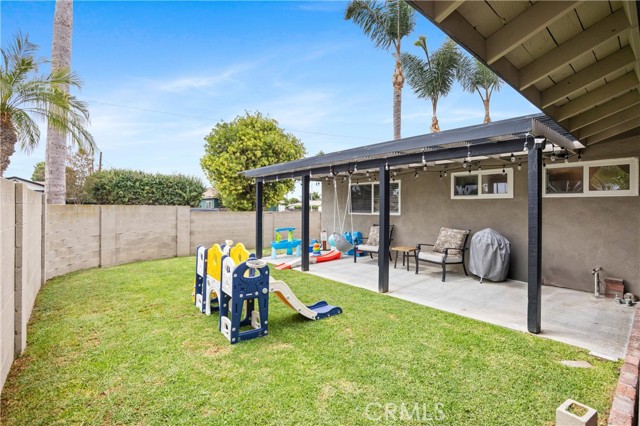 Detail Gallery Image 8 of 40 For 19071 Suva Ln, Huntington Beach,  CA 92646 - 4 Beds | 2 Baths