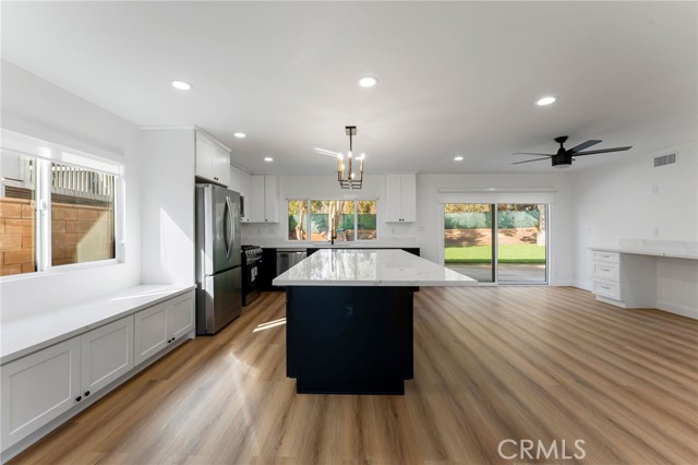 Detail Gallery Image 10 of 50 For 2534 Alona, Santa Ana,  CA 92706 - 5 Beds | 4 Baths