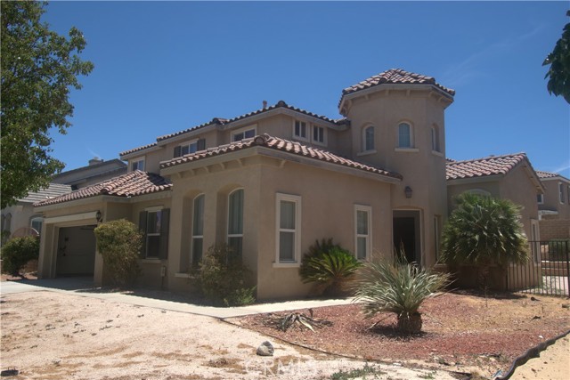 4832 Summerbreeze Court, Palmdale CA: https://media.crmls.org/medias/b688e215-f8e2-448c-8205-6006e70717a9.jpg