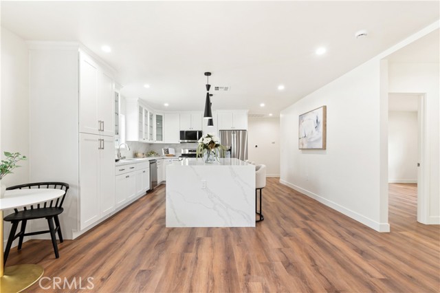 215 E Sierra Madre Avenue, Azusa CA: https://media.crmls.org/medias/b6895106-c147-46aa-bd65-30d37000f54e.jpg