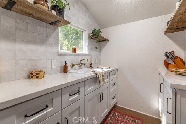 Detail Gallery Image 7 of 18 For 23967 Park Ln, Crestline,  CA 92325 - 2 Beds | 1 Baths