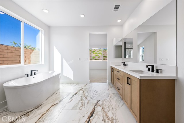 30105 Hillside Place, Castaic CA: https://media.crmls.org/medias/b6899362-5d98-44c8-8b72-632ecd9582b9.jpg