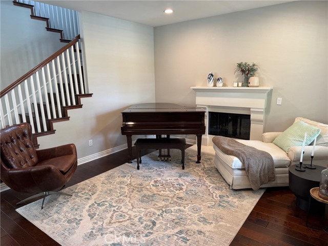 Detail Gallery Image 2 of 14 For 13576 Lopelia Meadows Pl, San Diego,  CA 92130 - 4 Beds | 3 Baths