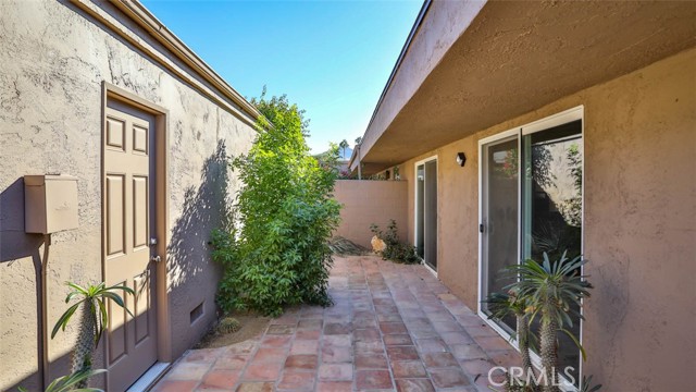 49171 Washington Street, La Quinta CA: https://media.crmls.org/medias/b689ea00-307a-4c45-b29c-49bd98e0fefa.jpg