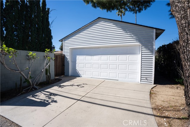 Detail Gallery Image 29 of 33 For 11256 Haskell Ave, Granada Hills,  CA 91344 - 4 Beds | 3 Baths