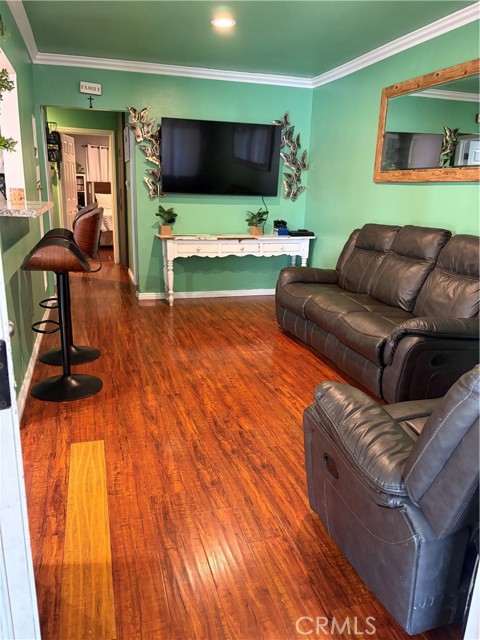 Detail Gallery Image 2 of 16 For 8637 Holmes, Los Angeles,  CA 90002 - 2 Beds | 1 Baths