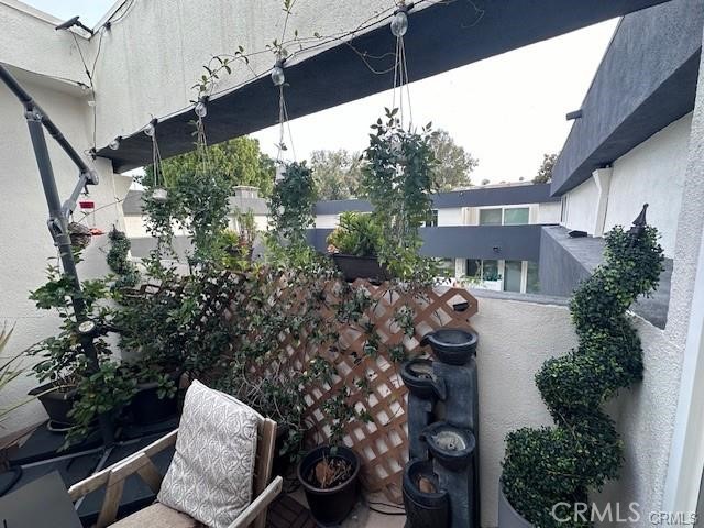 Detail Gallery Image 21 of 22 For 5144 Zelzah #3,  Encino,  CA 91316 - 2 Beds | 2/1 Baths