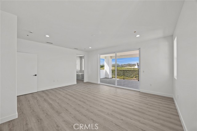 Detail Gallery Image 14 of 27 For 16765 La Bella Villa, Riverside,  CA 92503 - 5 Beds | 3 Baths