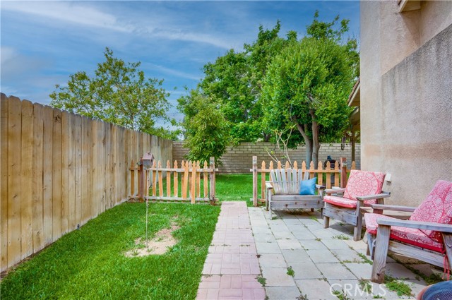 11327 La Brisa Circle, Fontana CA: https://media.crmls.org/medias/b68d2c68-7dba-40f8-904d-84e024c40bb3.jpg