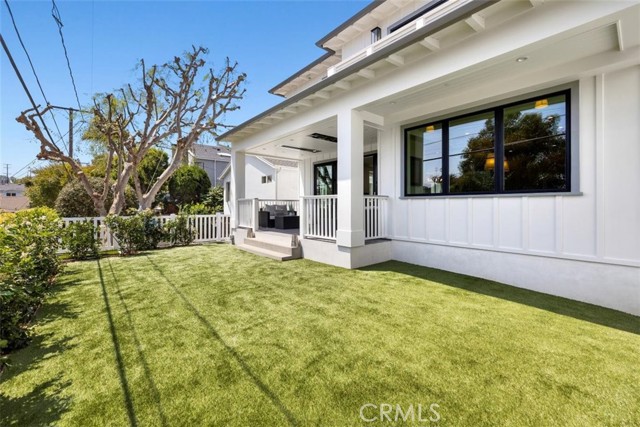 3002 Laurel Avenue, Manhattan Beach, California 90266, 5 Bedrooms Bedrooms, ,5 BathroomsBathrooms,Residential,Sold,Laurel,SB22092750
