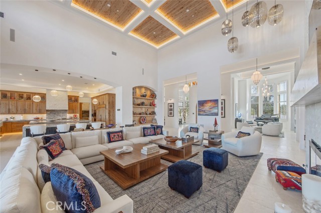 Detail Gallery Image 8 of 49 For 277 Crestview Ave, Camarillo,  CA 93010 - 5 Beds | 5/1 Baths