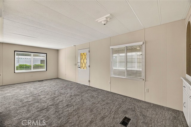 Spacious living room