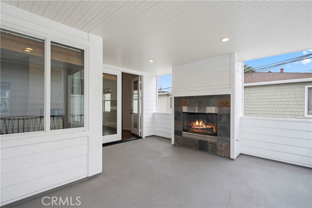 314 1/2 Larkspur Avenue, Corona del Mar CA: https://media.crmls.org/medias/b68d4d38-b4a0-4199-922d-481dab75bb1d.jpg