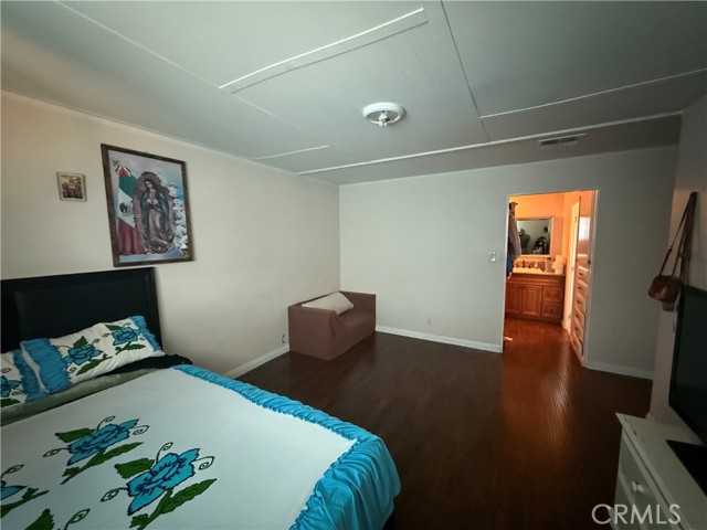 12700 Elliott Avenue, El Monte CA: https://media.crmls.org/medias/b68d7e6e-a9b6-49b2-b407-c371a36c2013.jpg