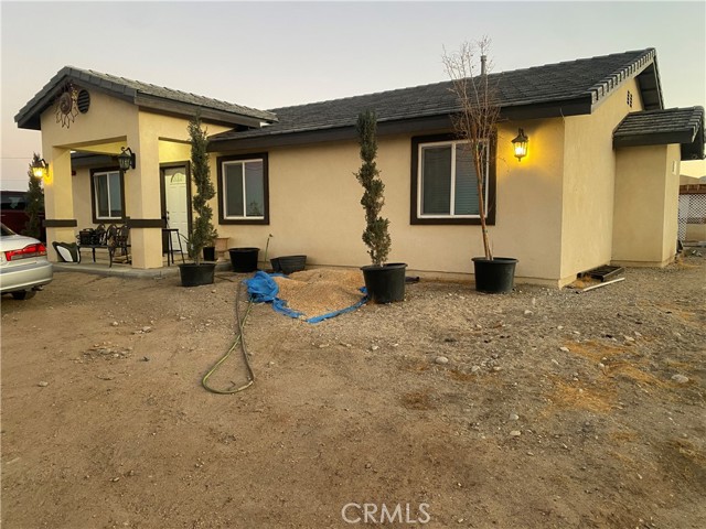 Detail Gallery Image 1 of 1 For 5910 E Avenue T, Palmdale,  CA 93552 - 4 Beds | 2 Baths