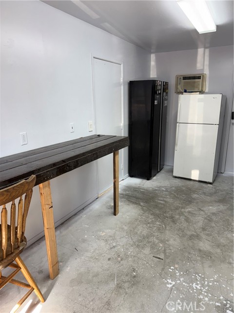 26489 Blue Water Road, Helendale CA: https://media.crmls.org/medias/b68e939a-6995-4c74-89fb-b3c492df56d2.jpg