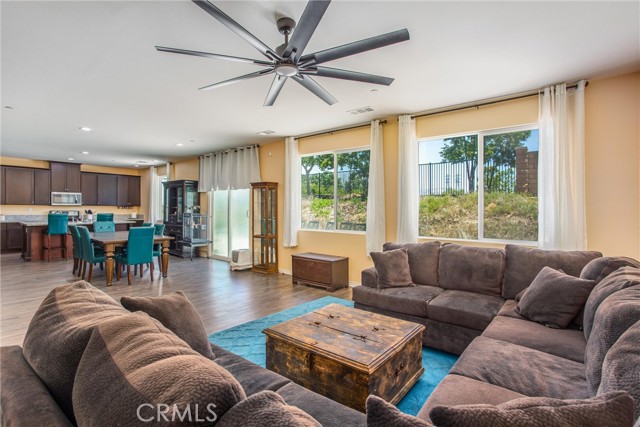 11294 Chappell Way, Beaumont CA: https://media.crmls.org/medias/b68eaee3-7611-4f80-8bf8-5cff9855f7db.jpg