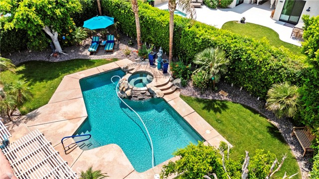79 Sedona Court, Palm Desert CA: https://media.crmls.org/medias/b68f3f0f-5fe9-4dd3-90db-f5231688cef9.jpg