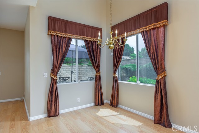 Detail Gallery Image 9 of 32 For 1654 Rush Haven Way, Simi Valley,  CA 93065 - 3 Beds | 2/1 Baths