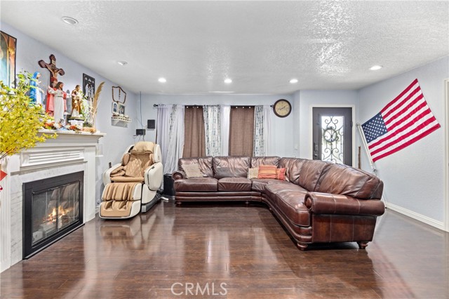 1838 S Artesia Street, Santa Ana CA: https://media.crmls.org/medias/b68fb55d-4a48-43fd-964d-6218cb5efe7f.jpg