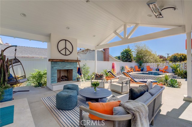 Detail Gallery Image 3 of 40 For 138 Paseo De Gracia, Redondo Beach,  CA 90277 - 3 Beds | 4 Baths