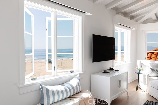 Detail Gallery Image 21 of 62 For 300 the Strand, Manhattan Beach,  CA 90266 - 4 Beds | 7/2 Baths