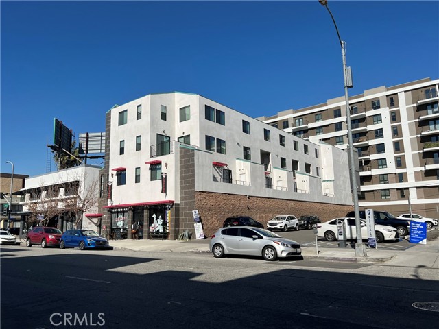 137 W 6th Street Unit: 301