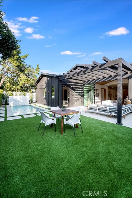 Detail Gallery Image 31 of 55 For 5323 Allott Ave, Sherman Oaks,  CA 91401 - 4 Beds | 4/1 Baths