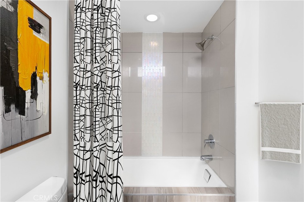 932 Manhattan Beach Boulevard, #B