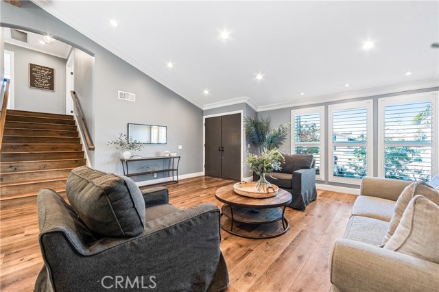 5732 Anthony Ave, Garden Grove CA: https://media.crmls.org/medias/b690db6c-9b5b-4927-abbe-018397b51c74.jpg