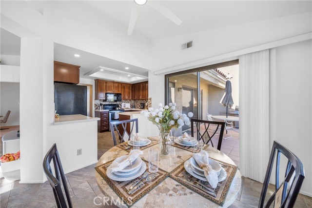 41981 Preston Trail, Palm Desert CA: https://media.crmls.org/medias/b690e7b8-a127-4543-8623-36721e905688.jpg