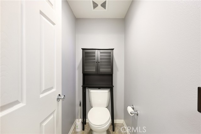 Detail Gallery Image 6 of 28 For 155 Zephyr Run, Tustin,  CA 92782 - 3 Beds | 3/1 Baths