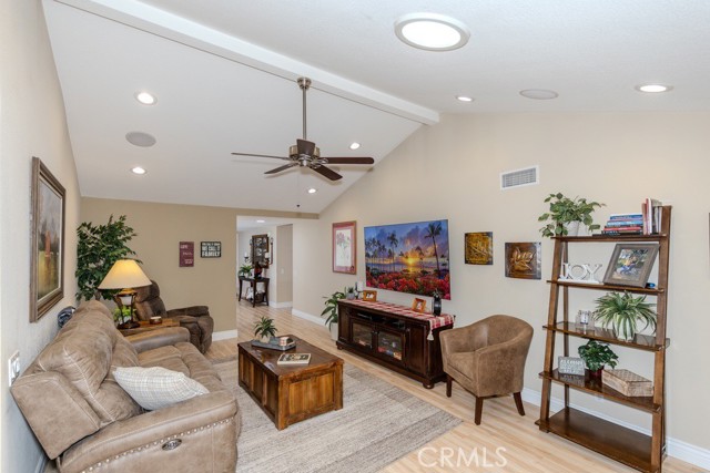 Detail Gallery Image 17 of 52 For 9588 Highland Ave, Rancho Cucamonga,  CA 91737 - 4 Beds | 2 Baths