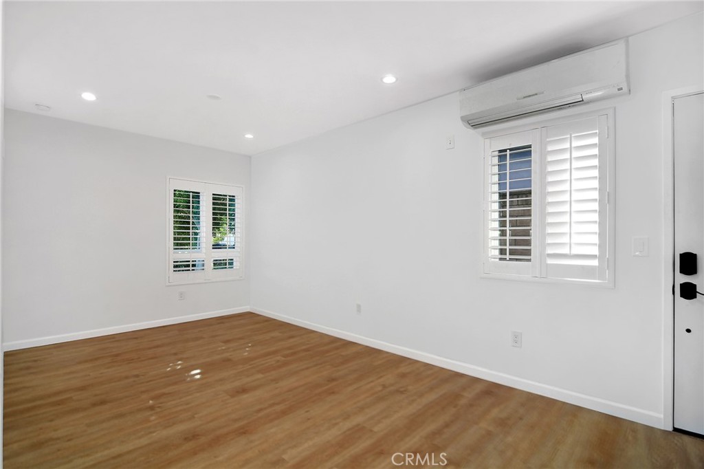 MLS #SR25268277 image #8